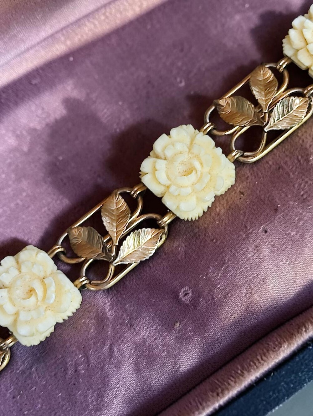 🌹 Antique 12k GF Carved Organic Roses Bracelet